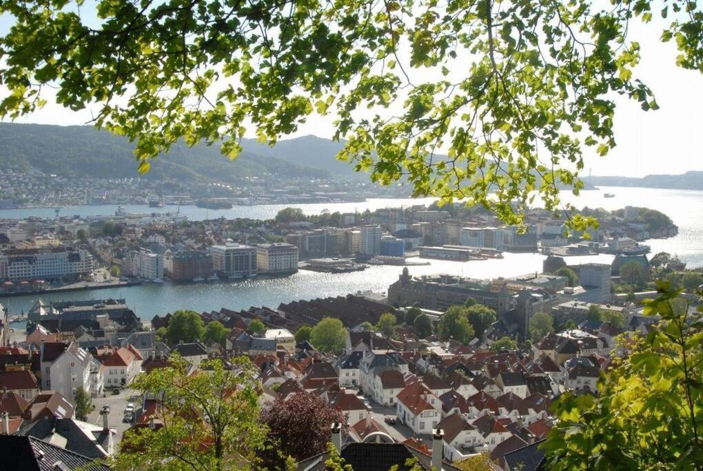 Ferienwohnung New! Modern City Apt: Central W/ Private Entrence Bergen Exterior foto
