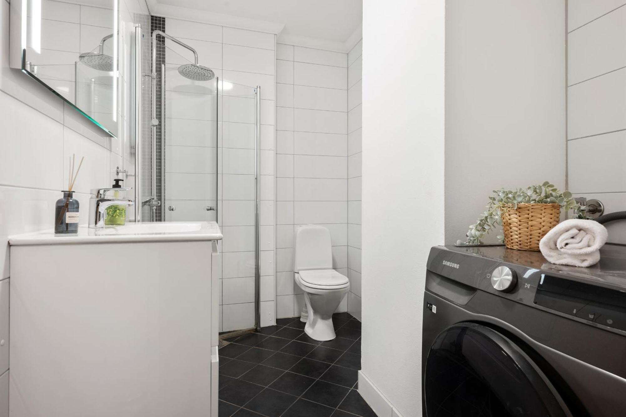 Ferienwohnung New! Modern City Apt: Central W/ Private Entrence Bergen Exterior foto
